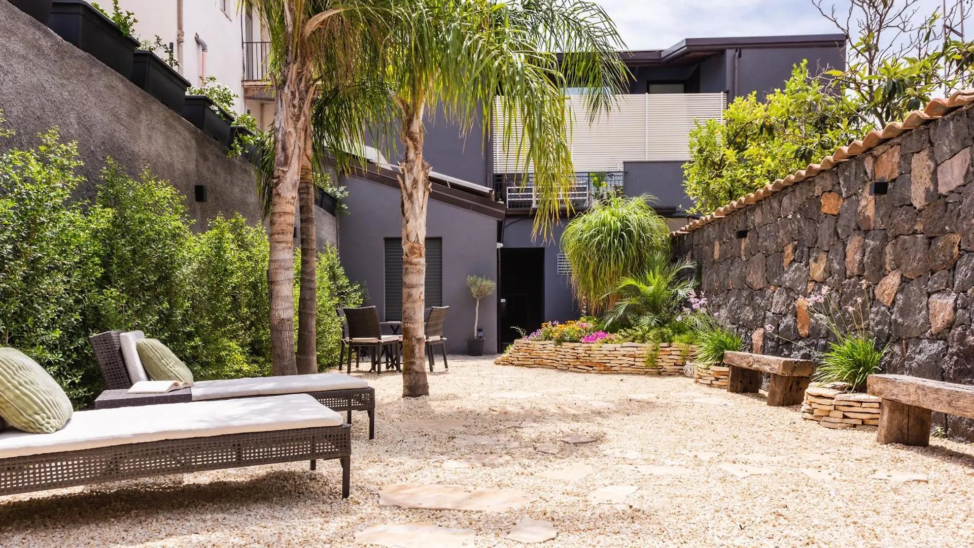 Leone Apartment With Garden By Wonderful Italy Catania Italy