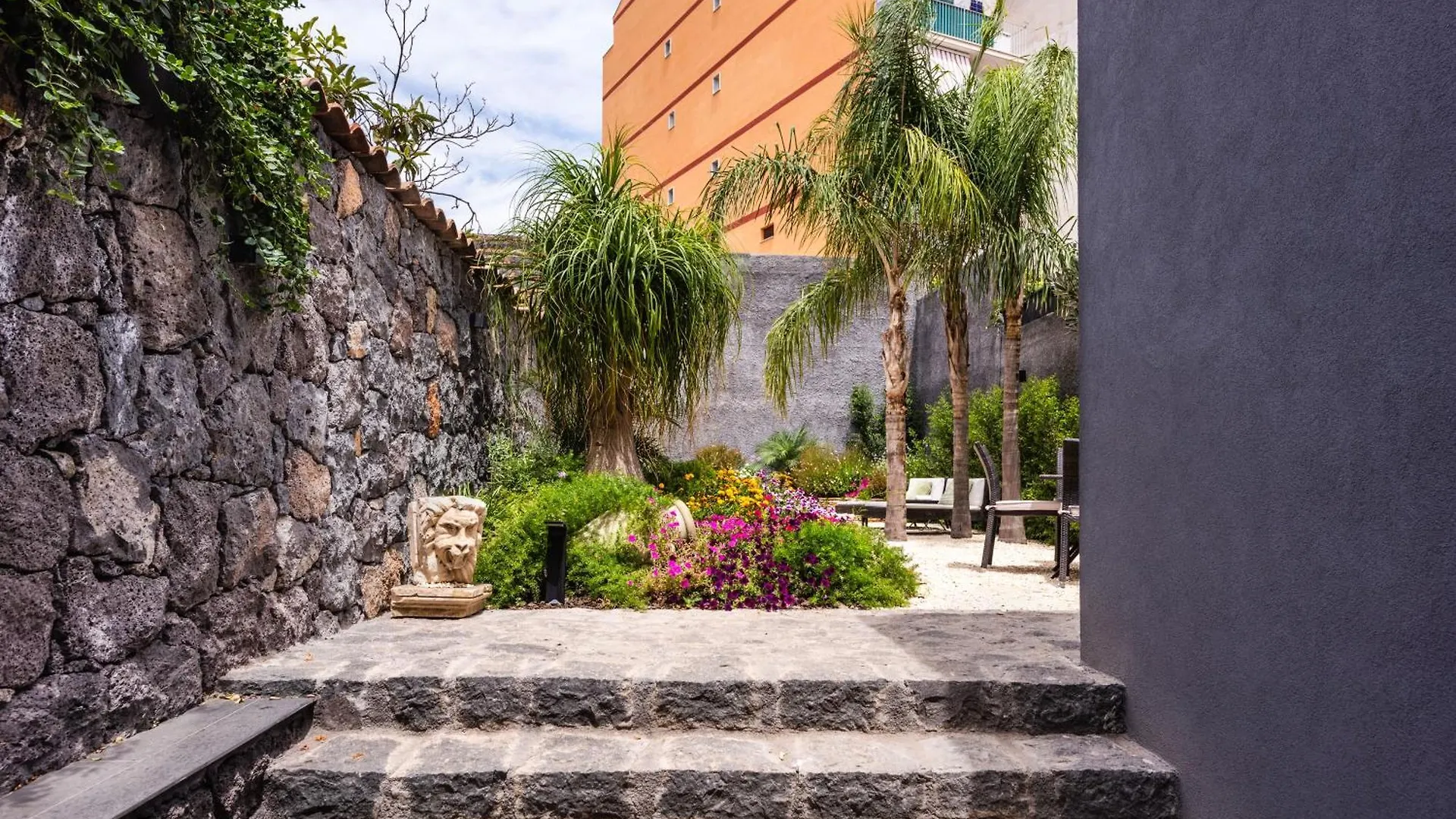 Leone Apartment With Garden By Wonderful Italy Catania